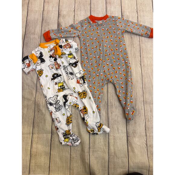 Halloween Bundle Infant Pajamas Snoopy Candy Corn Size 3-6 months - Picture 1 of 4